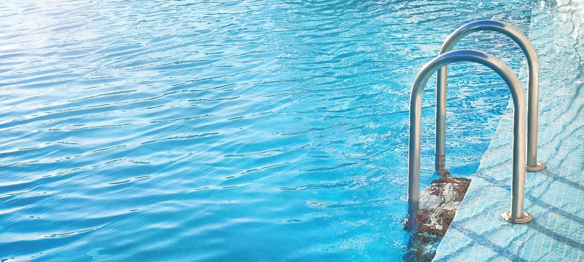 Imatge d'arxiu d'una piscina Imatge d'arxiu d'una piscina