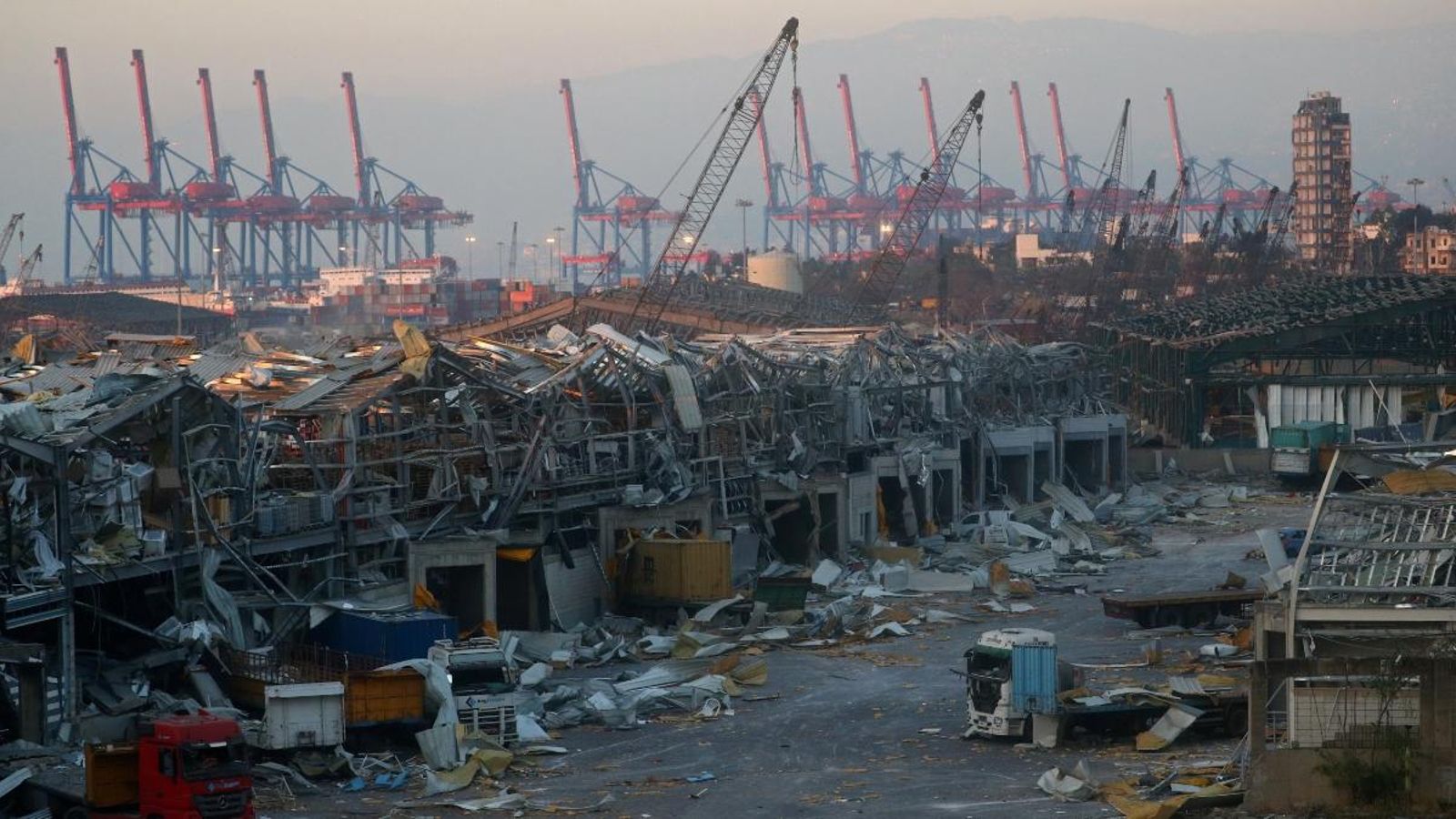 Runes al port de Beirut, després de l'explosió