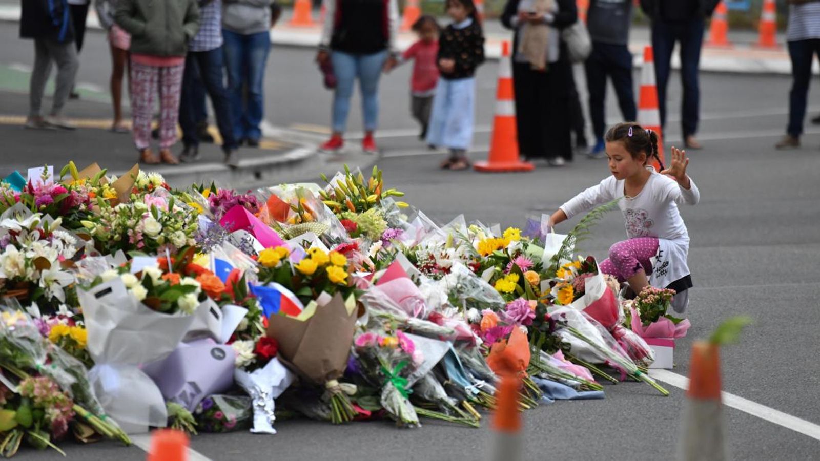 Flors per als cinquanta morts