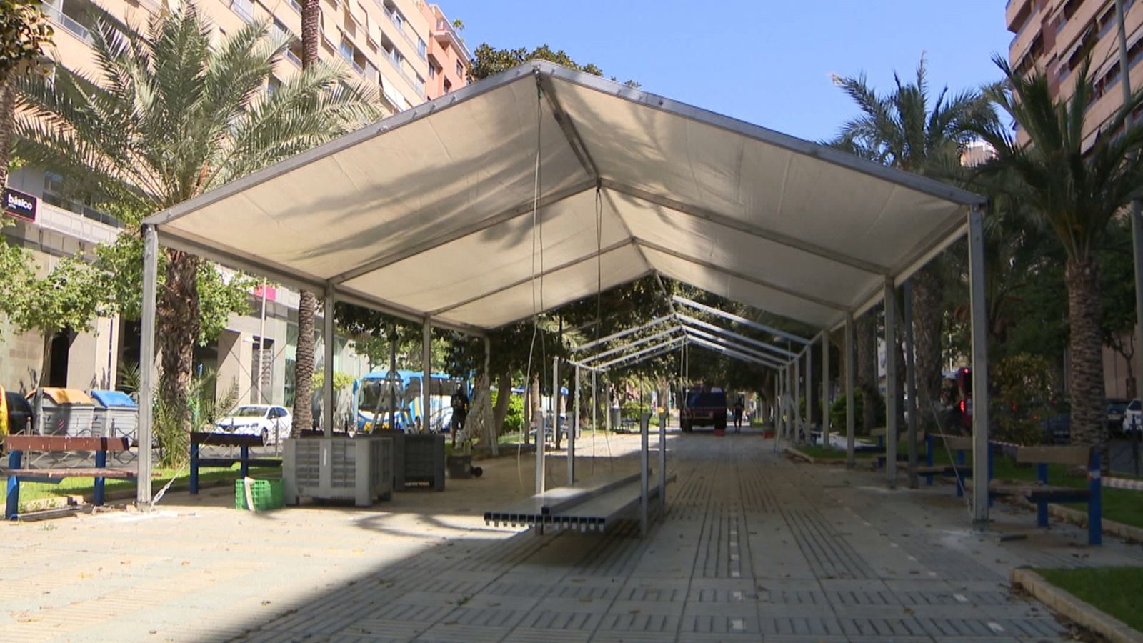 Les comissions foguereres comencen a muntar els envelats