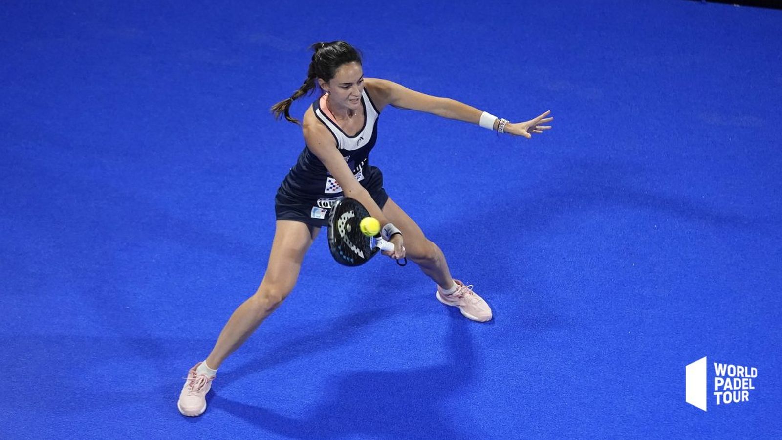 La jugadora valenciana Tamara Icardo durant un partit