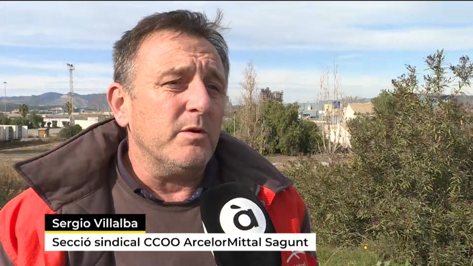 Sergio Villalba, membre de la Secció Sindical de CCOO ArcelorMittal Sagunt, critica l’ERTO de l’empresa valenciana.