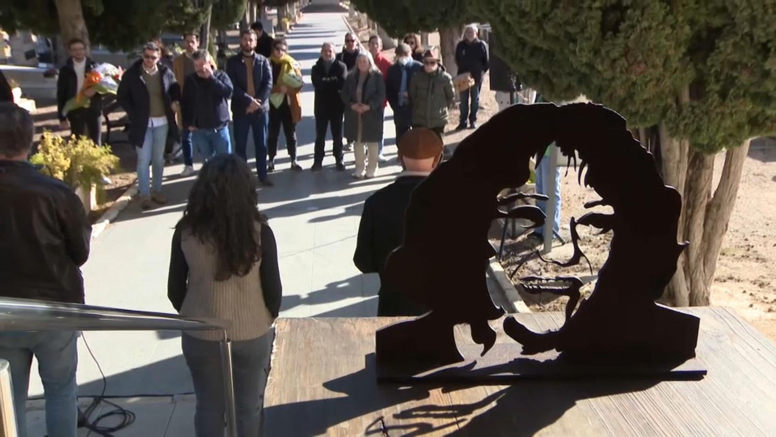 Homenatge a Isabel-Clara Simó en el cementari d'Alcoi