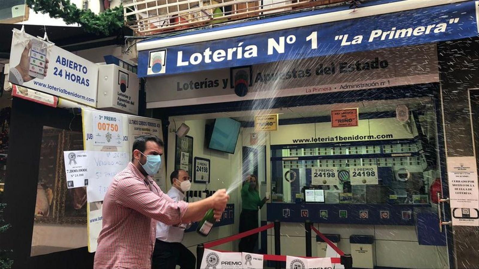 Celebració a l'administració número 1 de Benidorm, aquest dimecres Celebració a l'administració número 1 de Benidorm, aquest dimecres