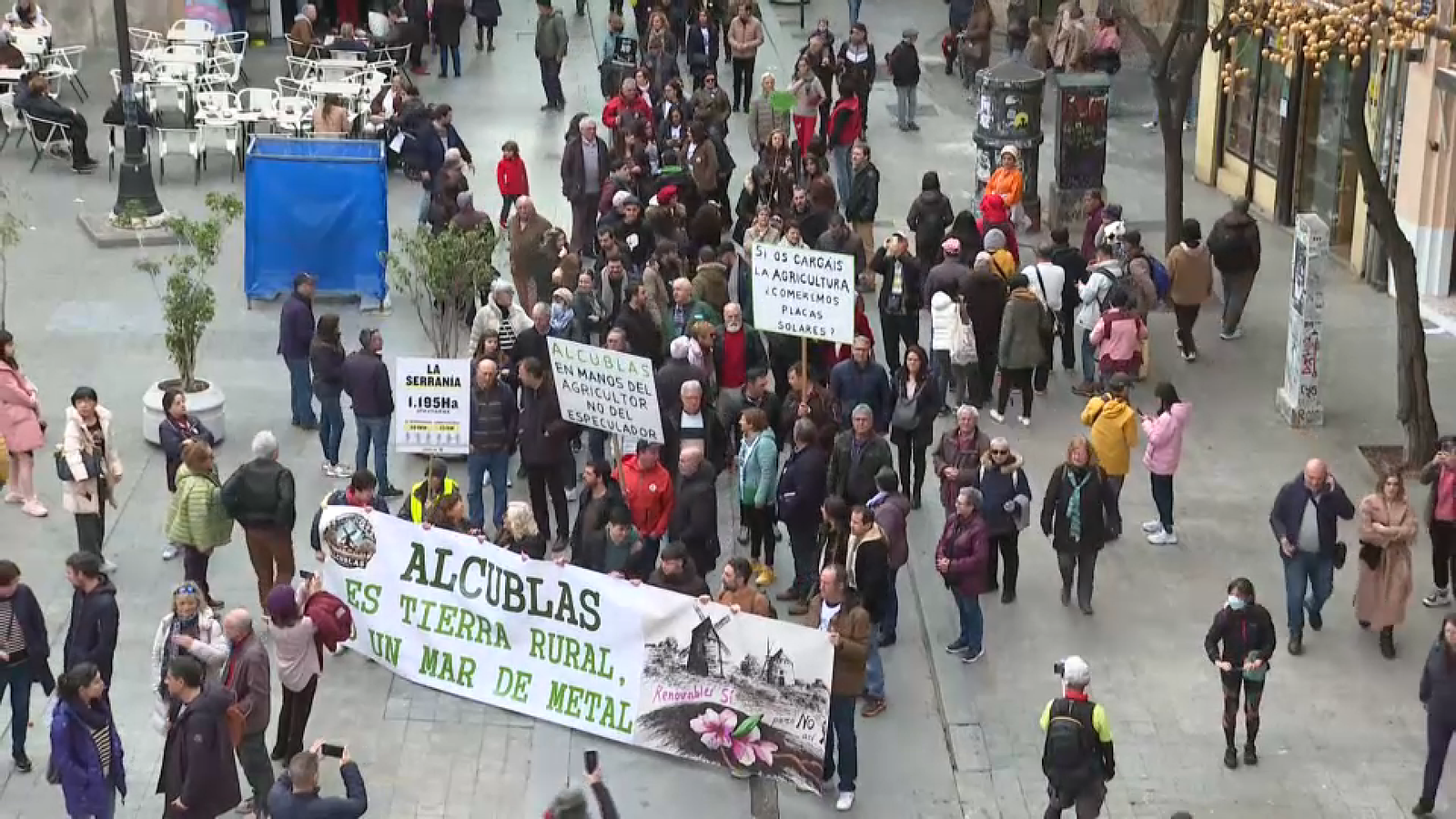 Manifestació contra les macroinstal·lacions fotovoltaiques