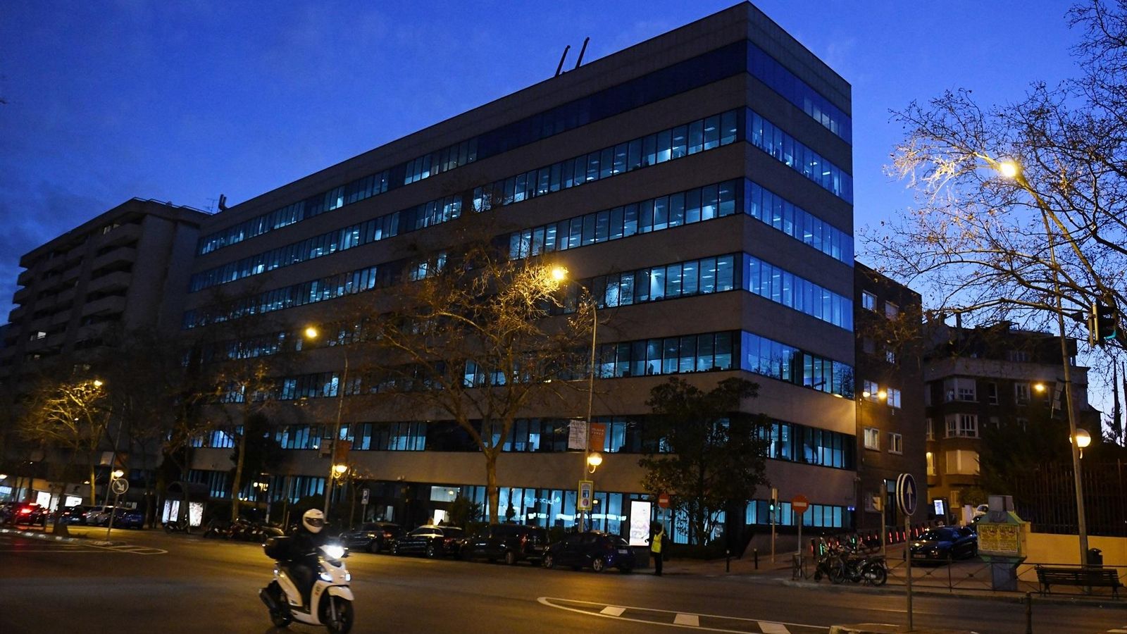 Façana de la seu de Ferrovial, a Madrid