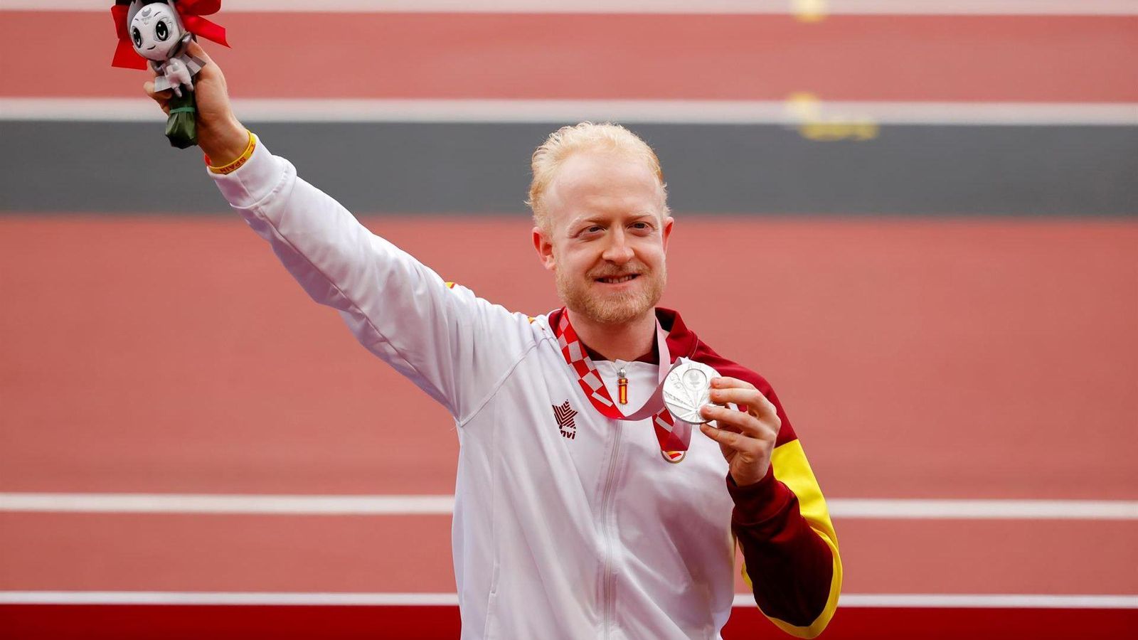 Iván Cano, amb la medalla de plata