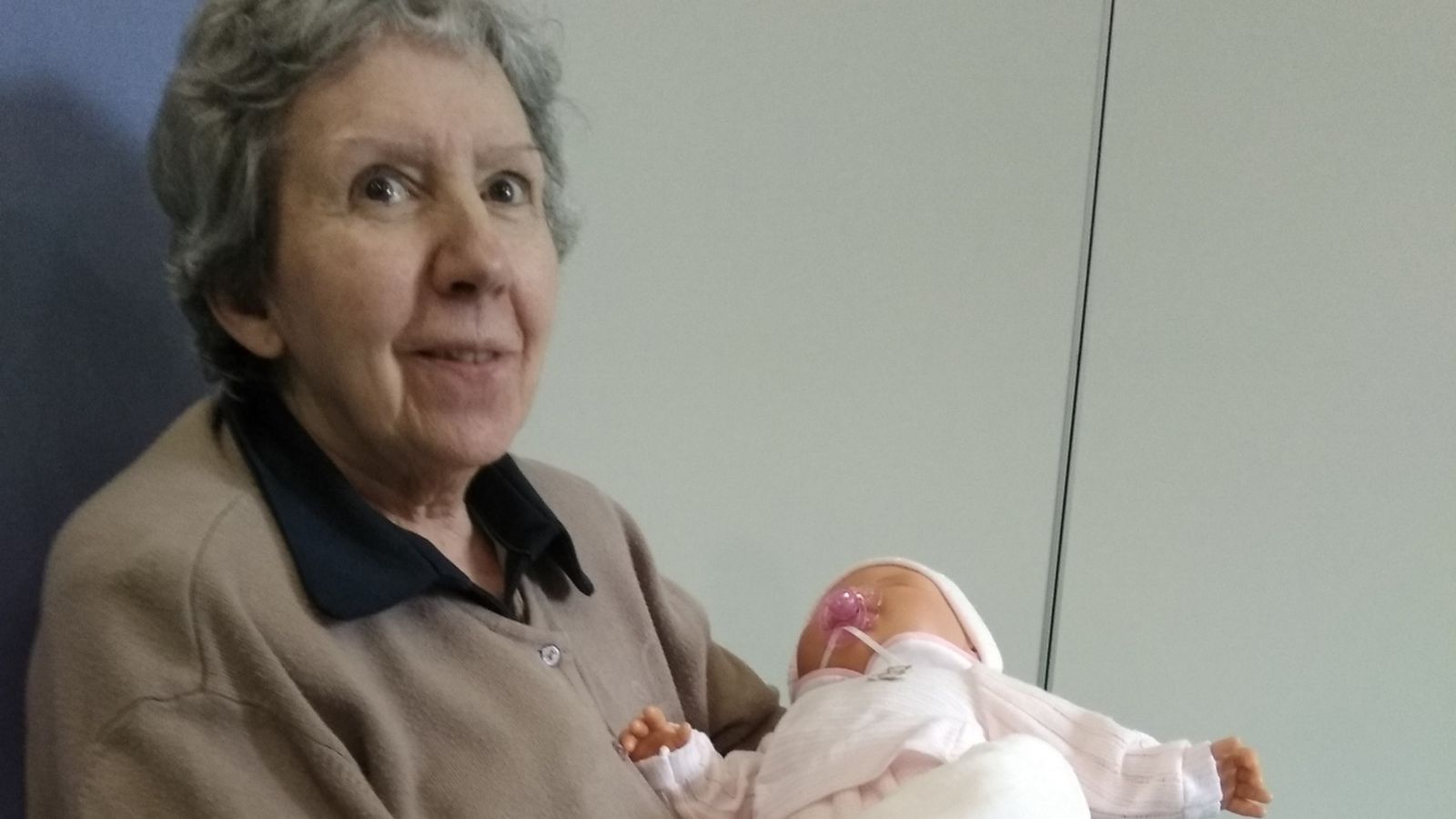 S'ha comprovat que la  teràpia amb nines redueix els comportaments negatius.