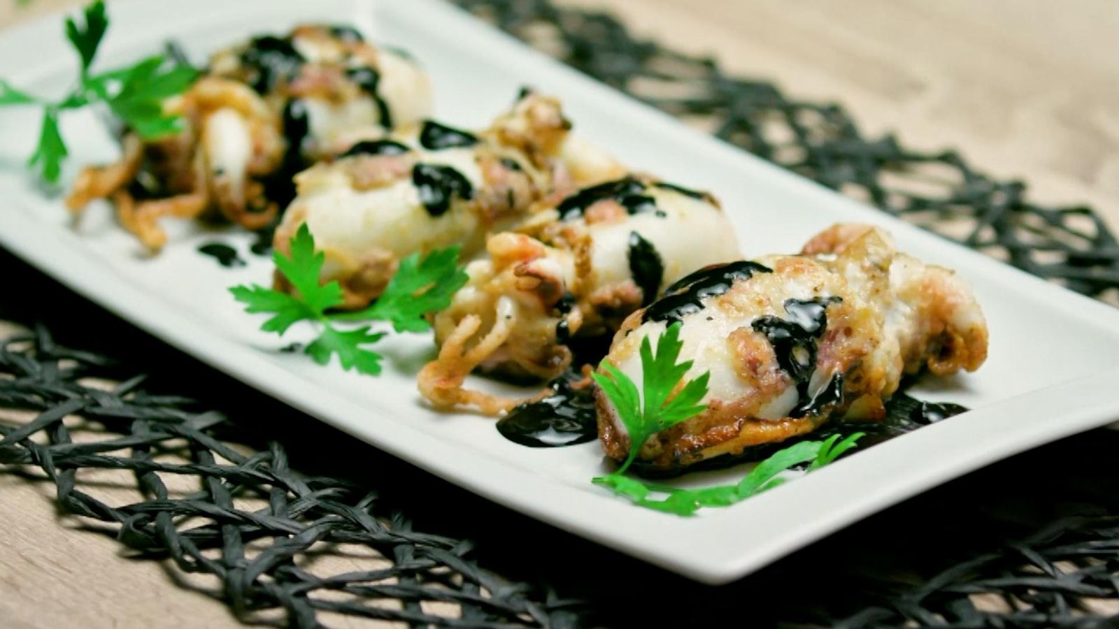 Sepia farcida de pisto amb sangatxo