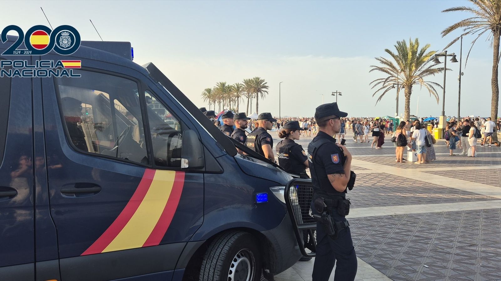 Dispositiu policial a les platges del Cabanyal i la Malva-rosa la vespra de Sant Joan