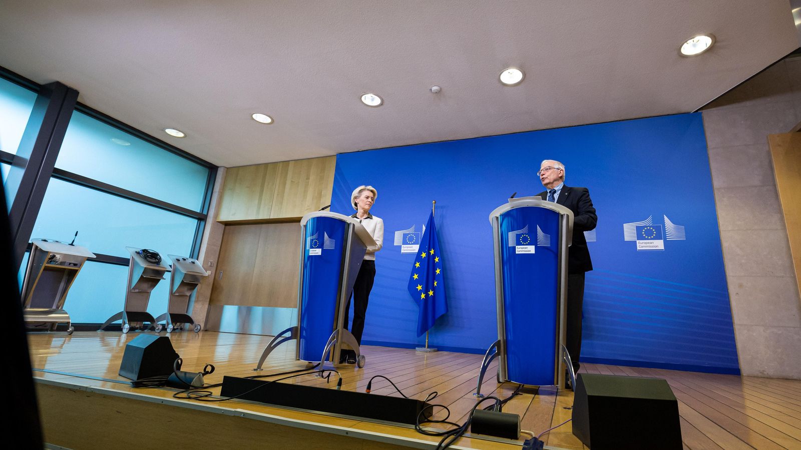 La presidenta de la Comissió Europea, Ursula von der Leyen, i el portaveu Afers exteriors i Política de Seguretat de la UE, Josep Borrel