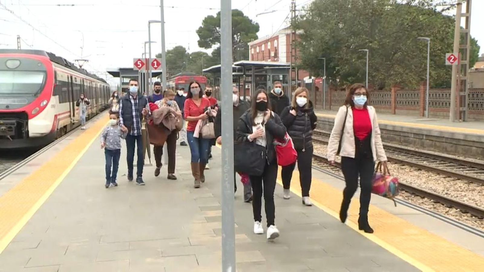 El tren Xàtiva-València torna a circular entre Silla i Benifaió