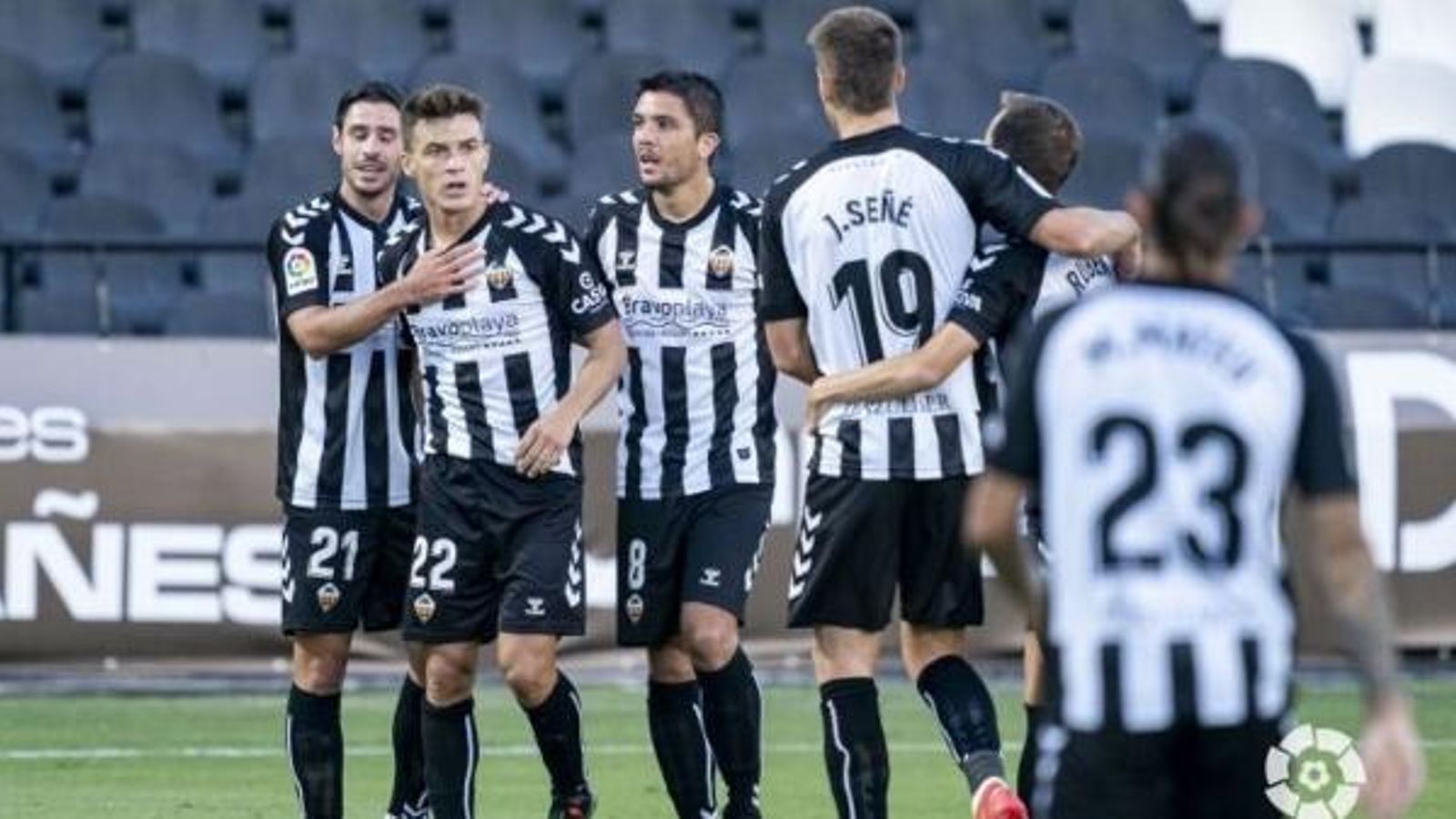 Els jugadors del Castelló celebren el primer gol