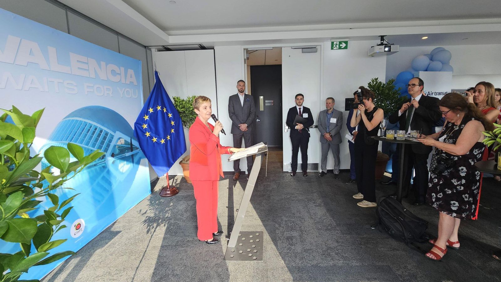 L’acte de presentació del nou vol ha tingut lloc a l’Hotel Monville de Montreal amb la consellera d’Innovació, Indústria, Comerç i Turisme, Marián Cano