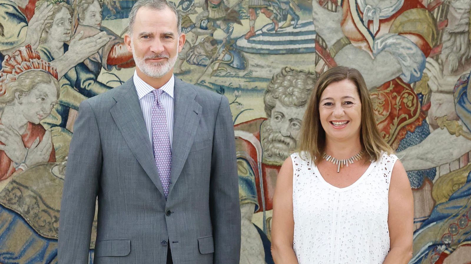 El rei Felip VI i la nova presidenta del Congrés, la socialista Francina Armengol