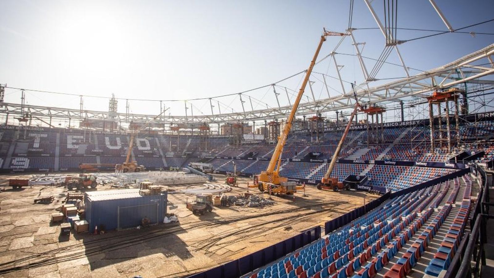 Obres en l'estadi Ciutat de València.