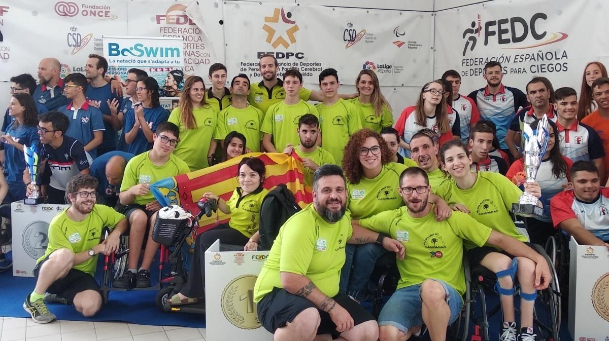 L'expedició del Club Aquàtic Campanar està formada per 16 nadadors i dos tècnics L'expedició del Club Aquàtic Campanar està formada per 16 nadadors i dos tècnics