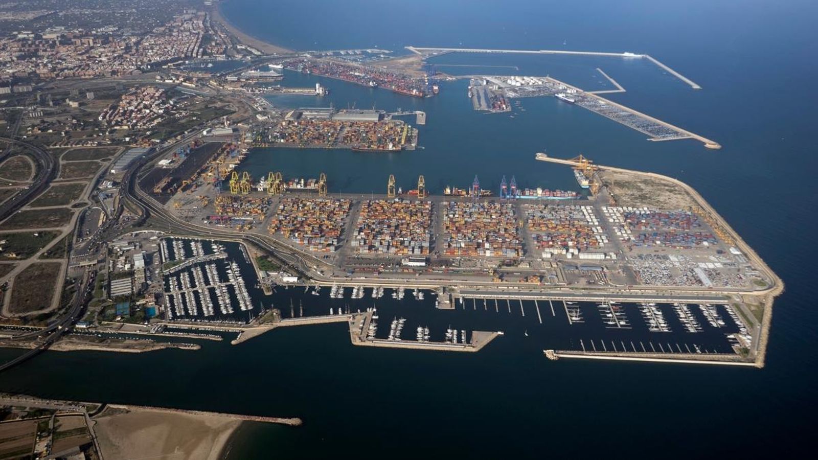 Imatge aèria del port de València