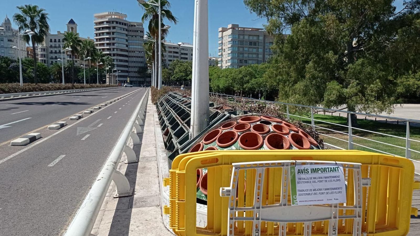 Comença la renovació del pont de les Flors de València