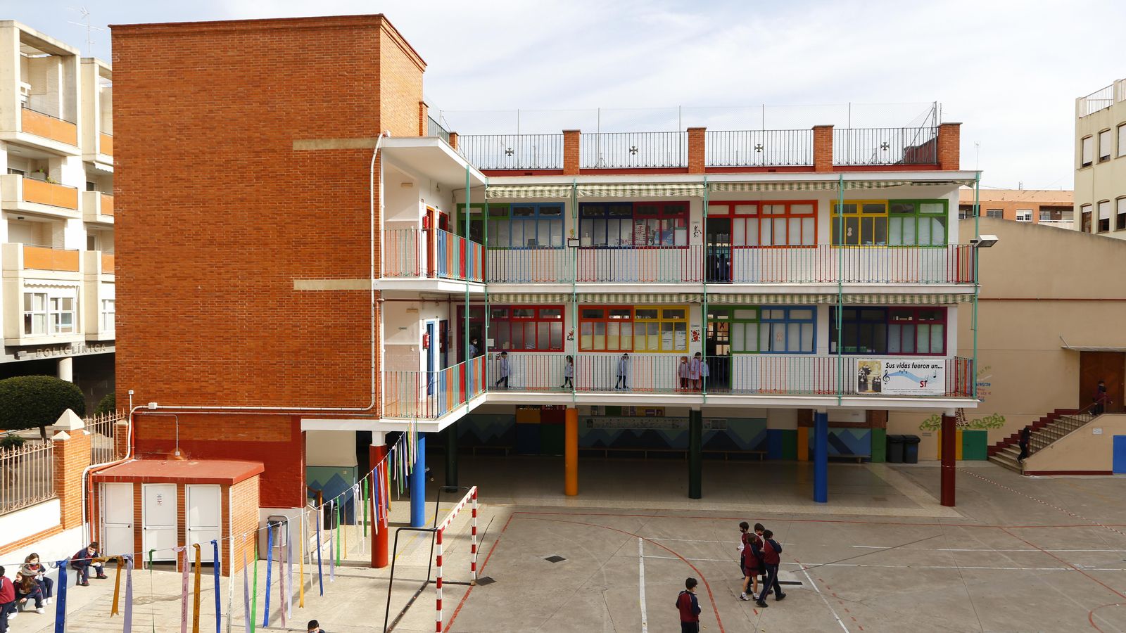 Imatge del pati del col·legi Sagrat Cor de Mislata, a València.