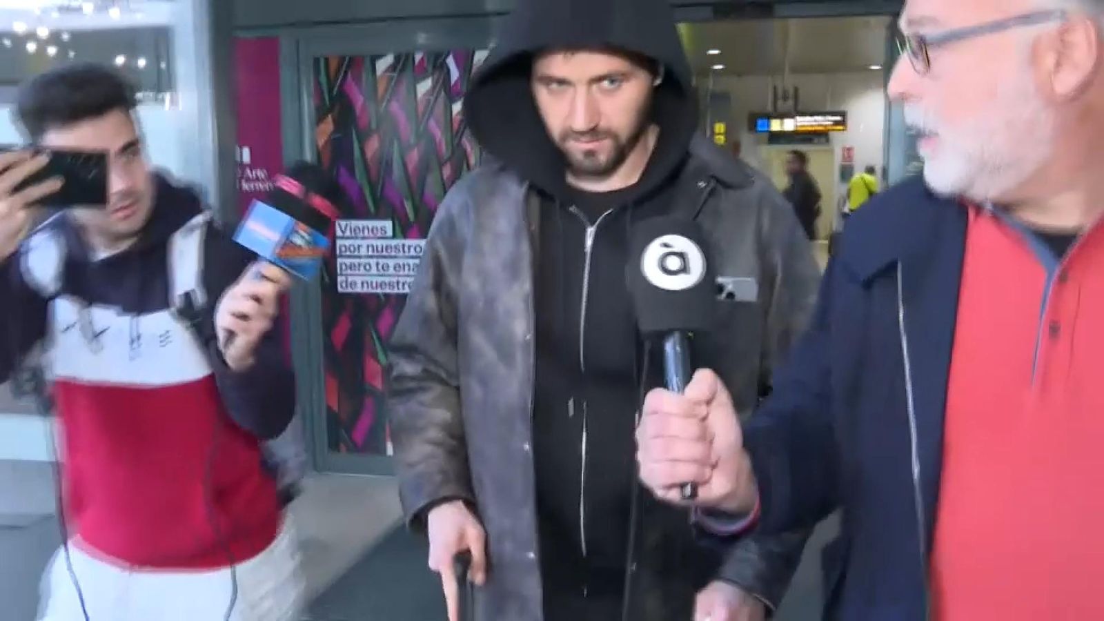 El porter Stole Dimitrievski a la seua arribada a València
