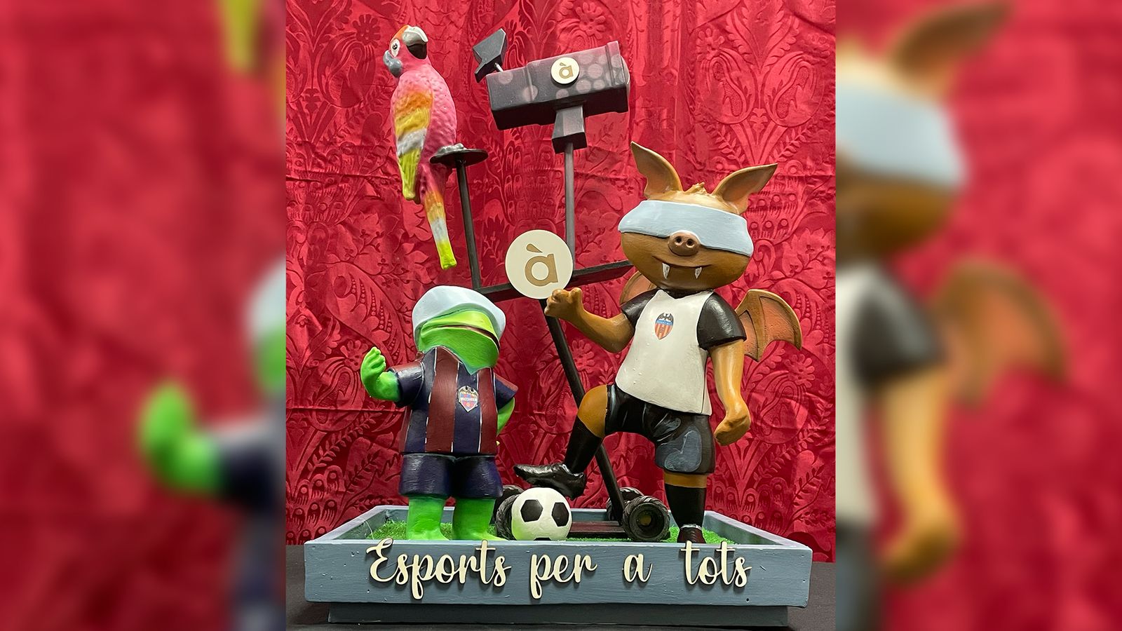 Escena de la falla Conchita Piquer-Monestir de Poblet, guanyadora premi La Colla en falles 2024