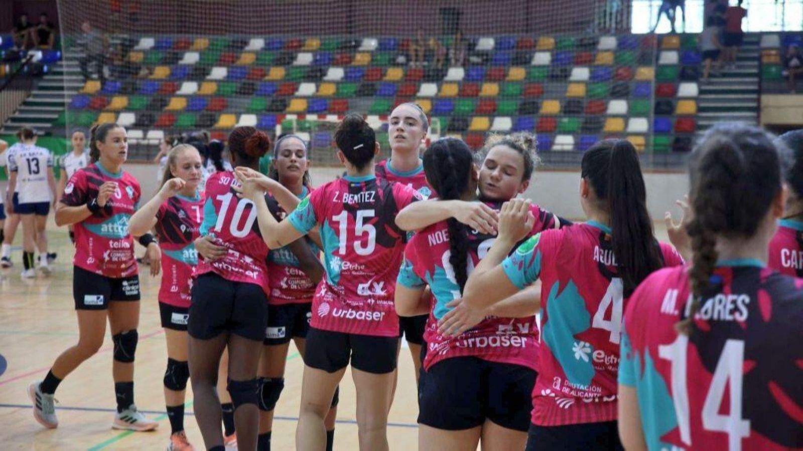 Les jugadores franjaverdes celebren el triomf