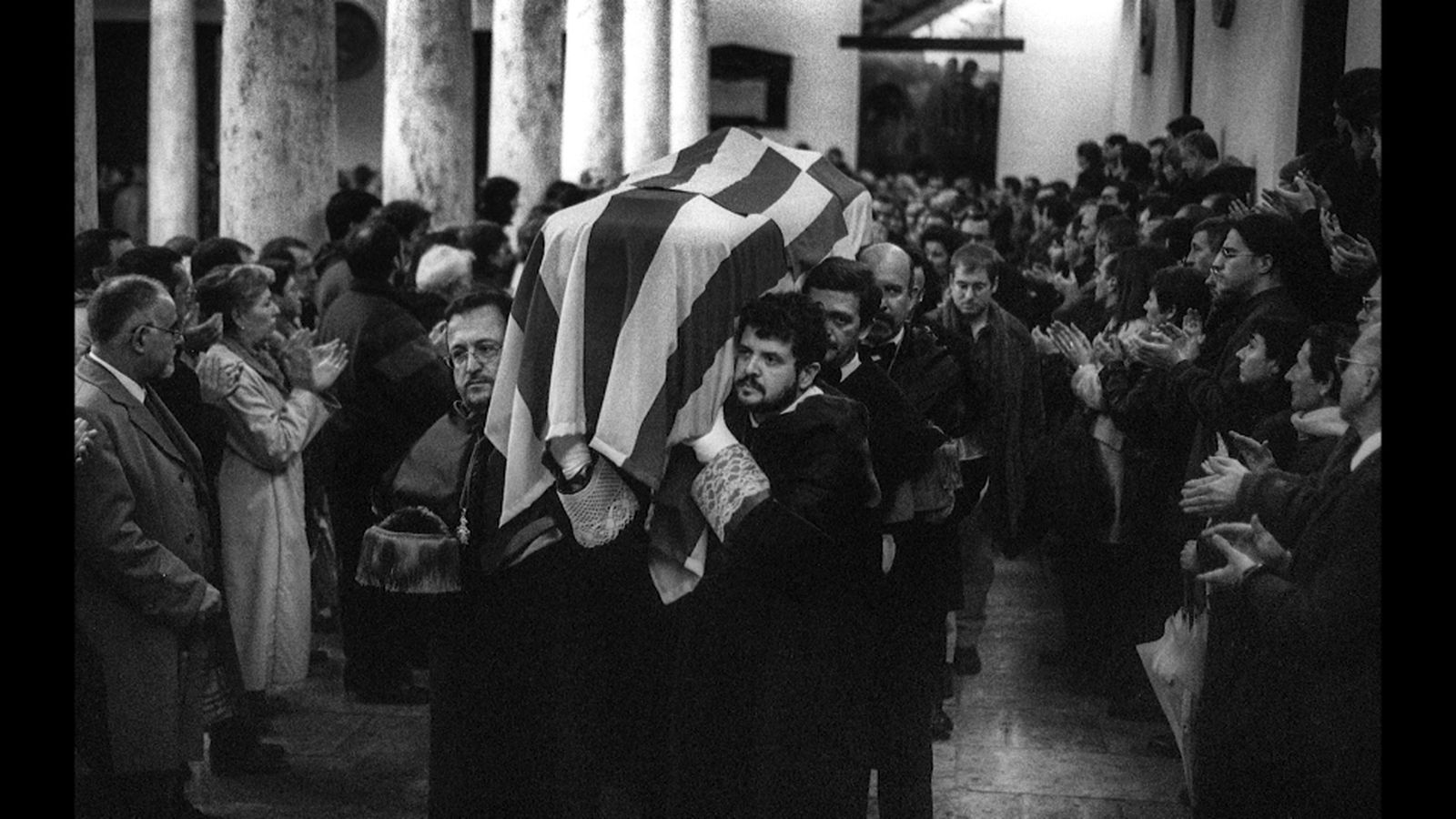 Funeral d'Enric Valor a La Nau de la Universitat de València, l'any 2000