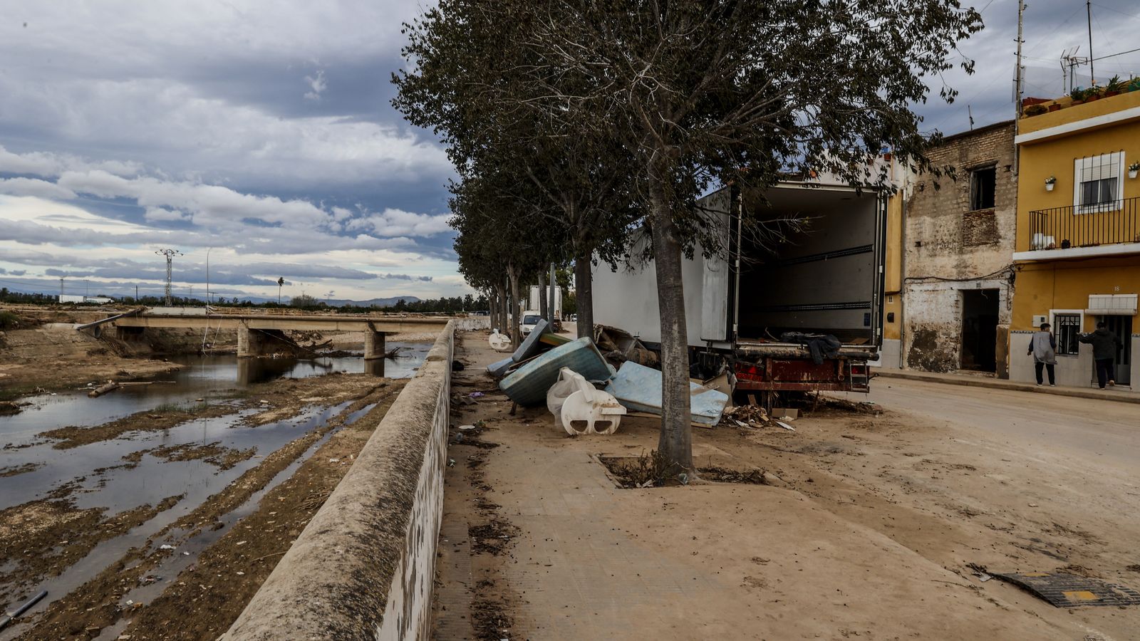 Vista del riu Magre a l'altura d'Algemesí, a la Ribera Alta