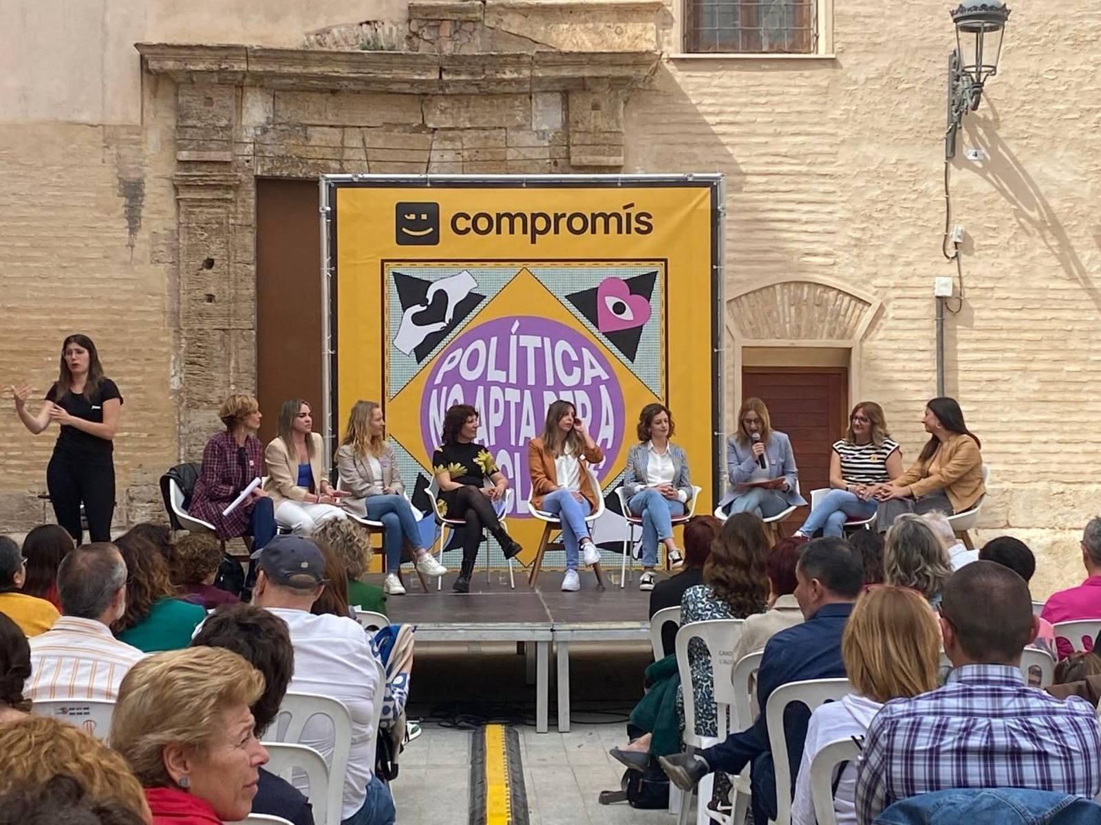 Imatge de l'acte celebrat per Compromís aquest dissabte a València sota el lema "Política no apta per a masclistes"