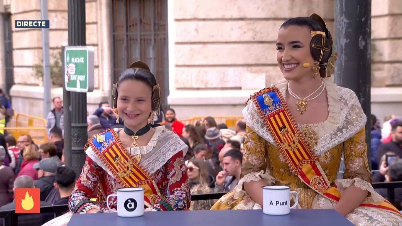 Les falleres majors de València, Carmen Prades i Marta Mercader, al set de 'Fem Festa' d'À Punt