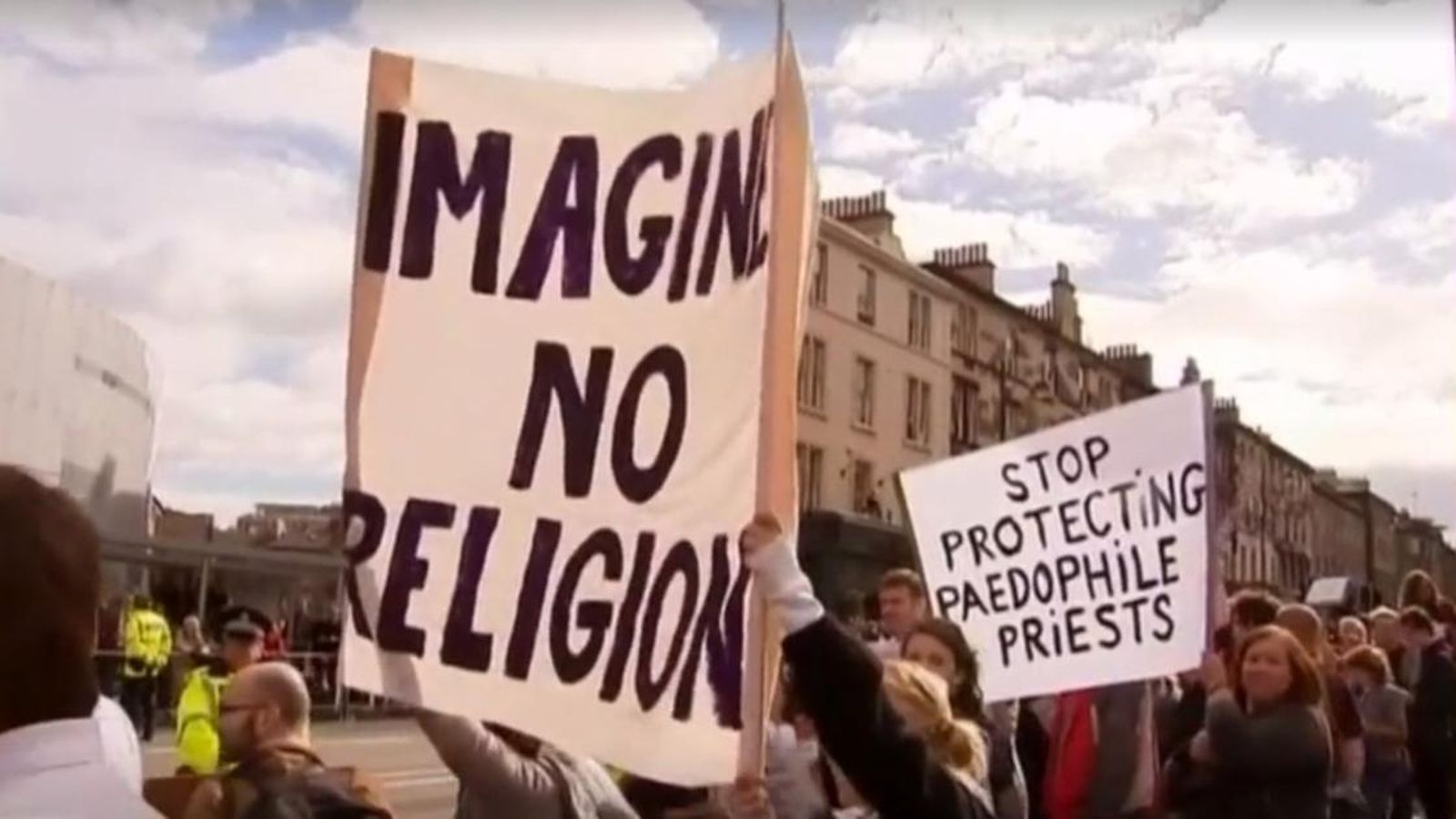 Protesta de víctimes dels abusos sexuals a Irlanda | (Reuters)