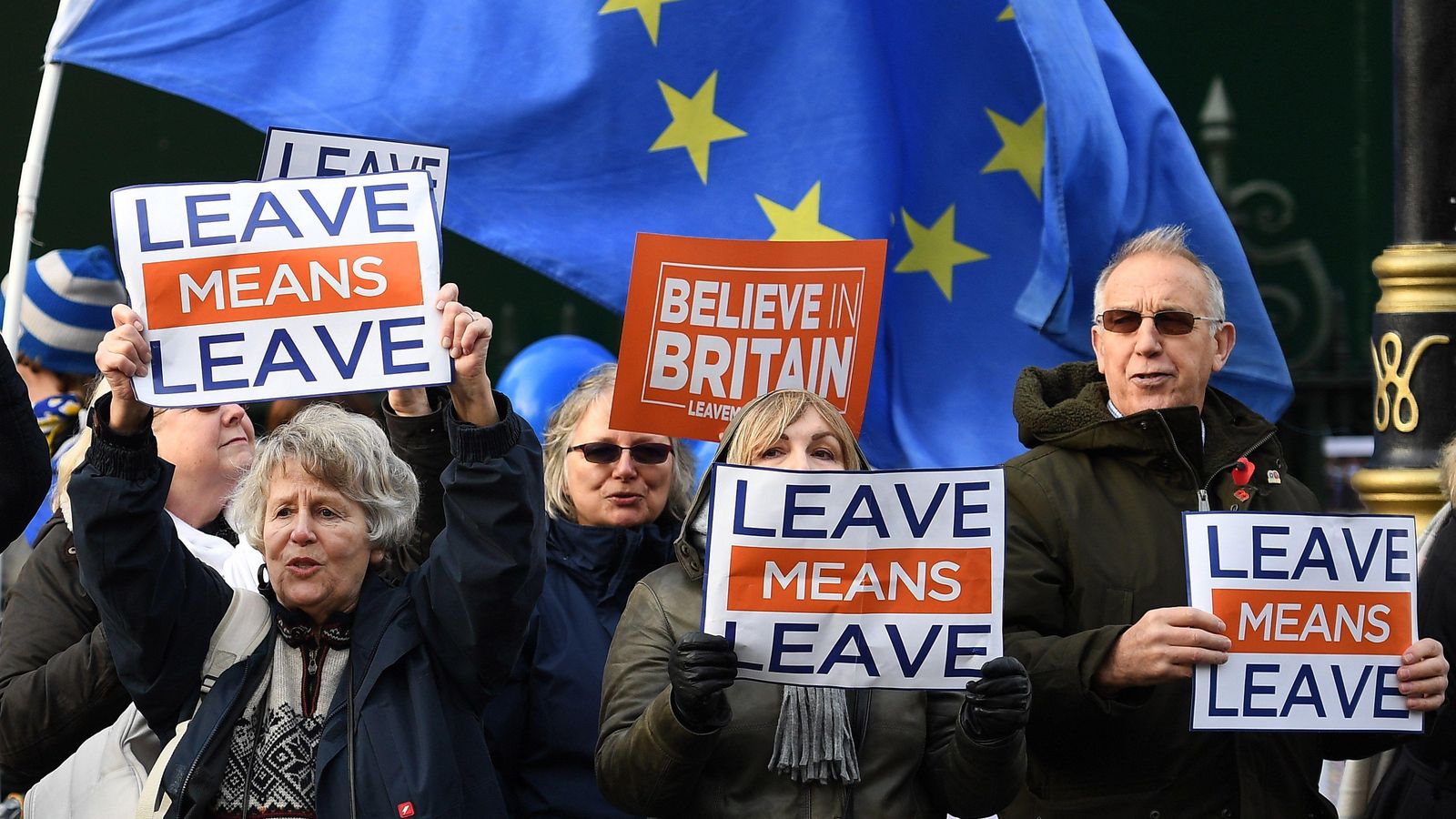 El Brexit es pot retirar abans que acabe el període de dos anys des que es va notificar la intenció d’abandonar la Unió Europea El Brexit es pot retirar abans que acabe el període de dos anys des que es va notificar la intenció d’abandonar la Unió Europea