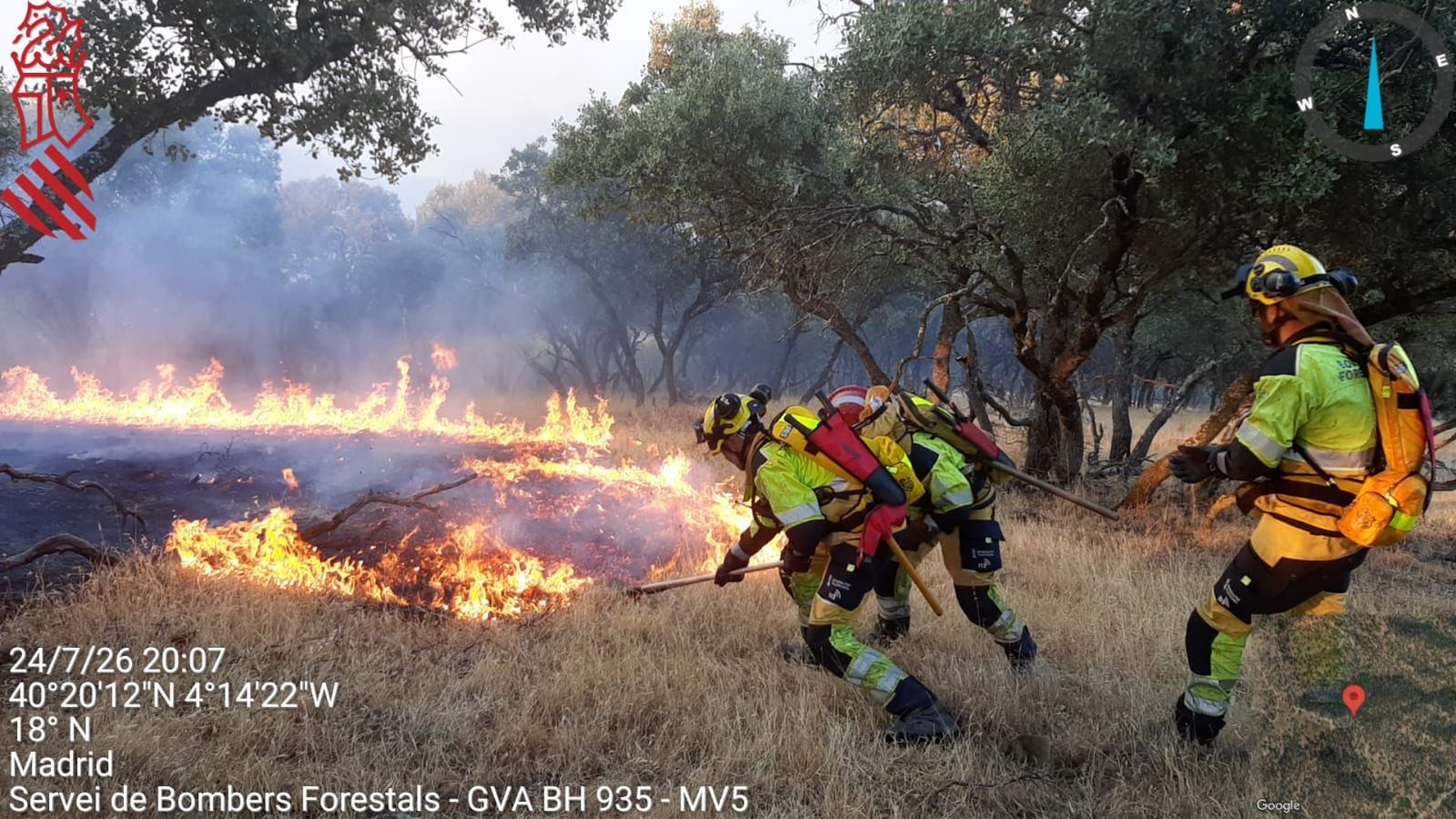 Bombers valencians treballant als incendis de Madrid