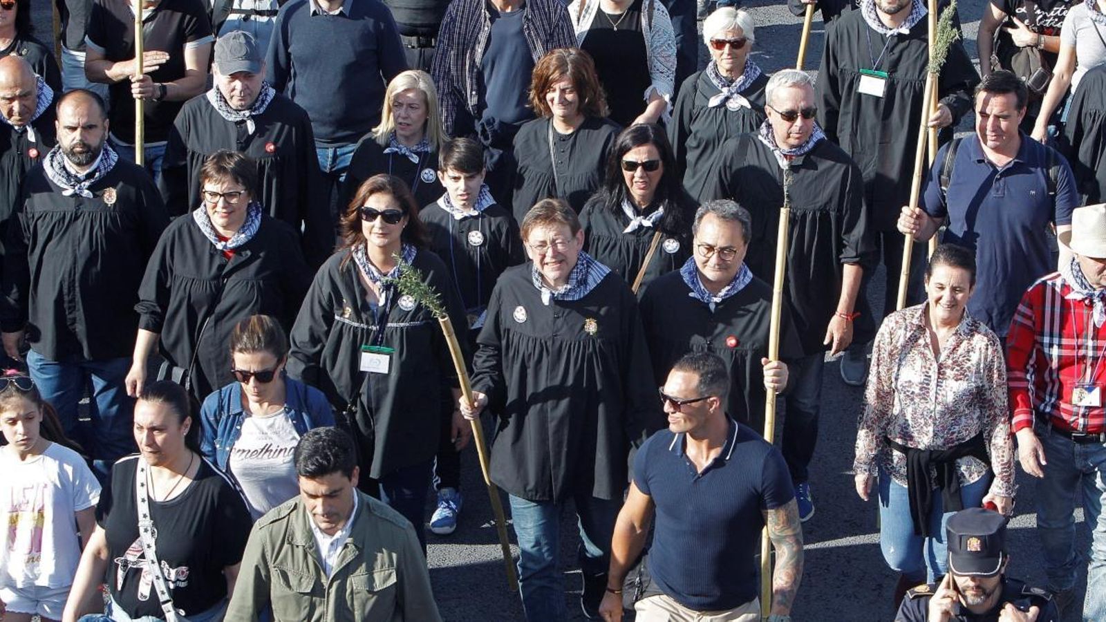 Al centre de la imatge, el president de la Generalitat, Ximo Puig, en el pelegrinantge al monestir de la Santa Faç