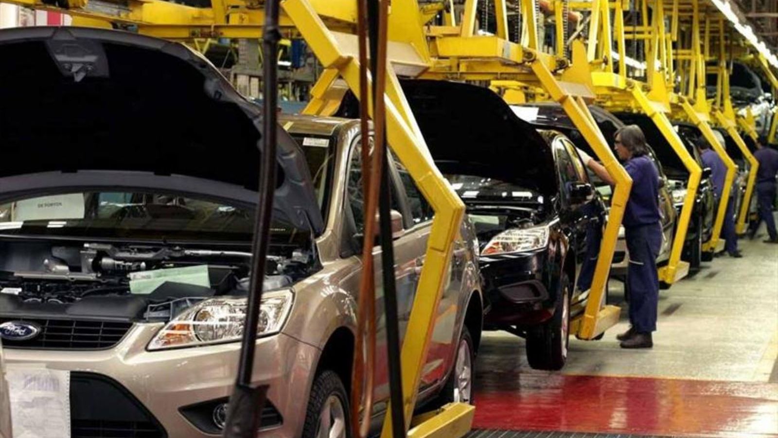 La planta de Ford a Almussafes reprén la seua activitat habitual