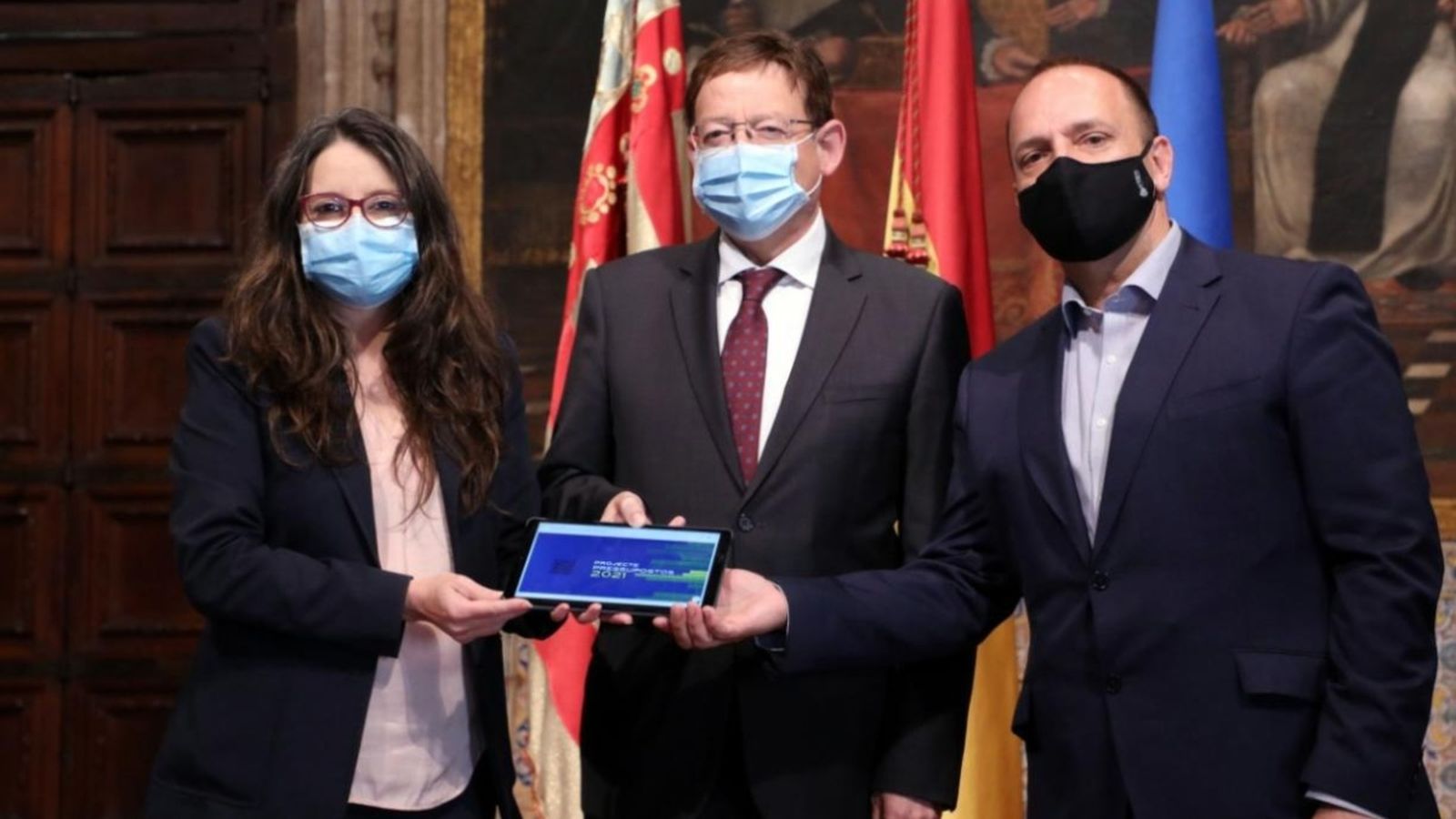 La vicepresidenta del Consell, Mónica Oltra; el president, Ximo Puig; i el vicepresident segon, Rubén Martínez Dalmau, aquest divendres