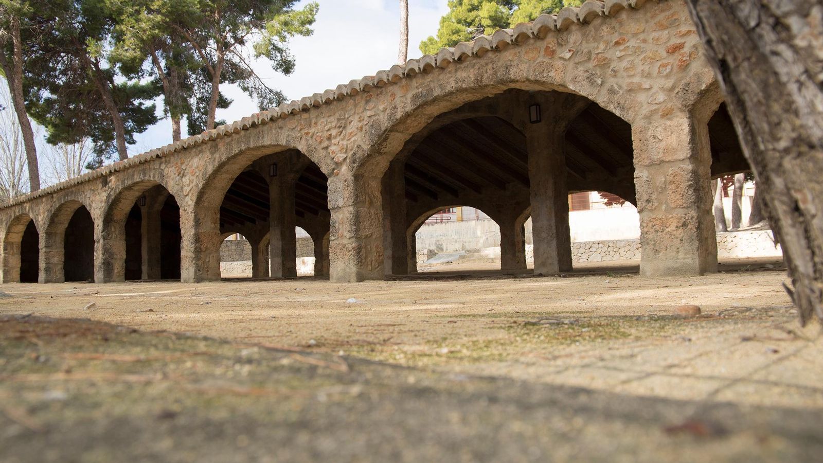 Un dels riuraus de Xàbia, a la Marina Alta, destinat a arrecerar els canyissos de les panses posades a secar