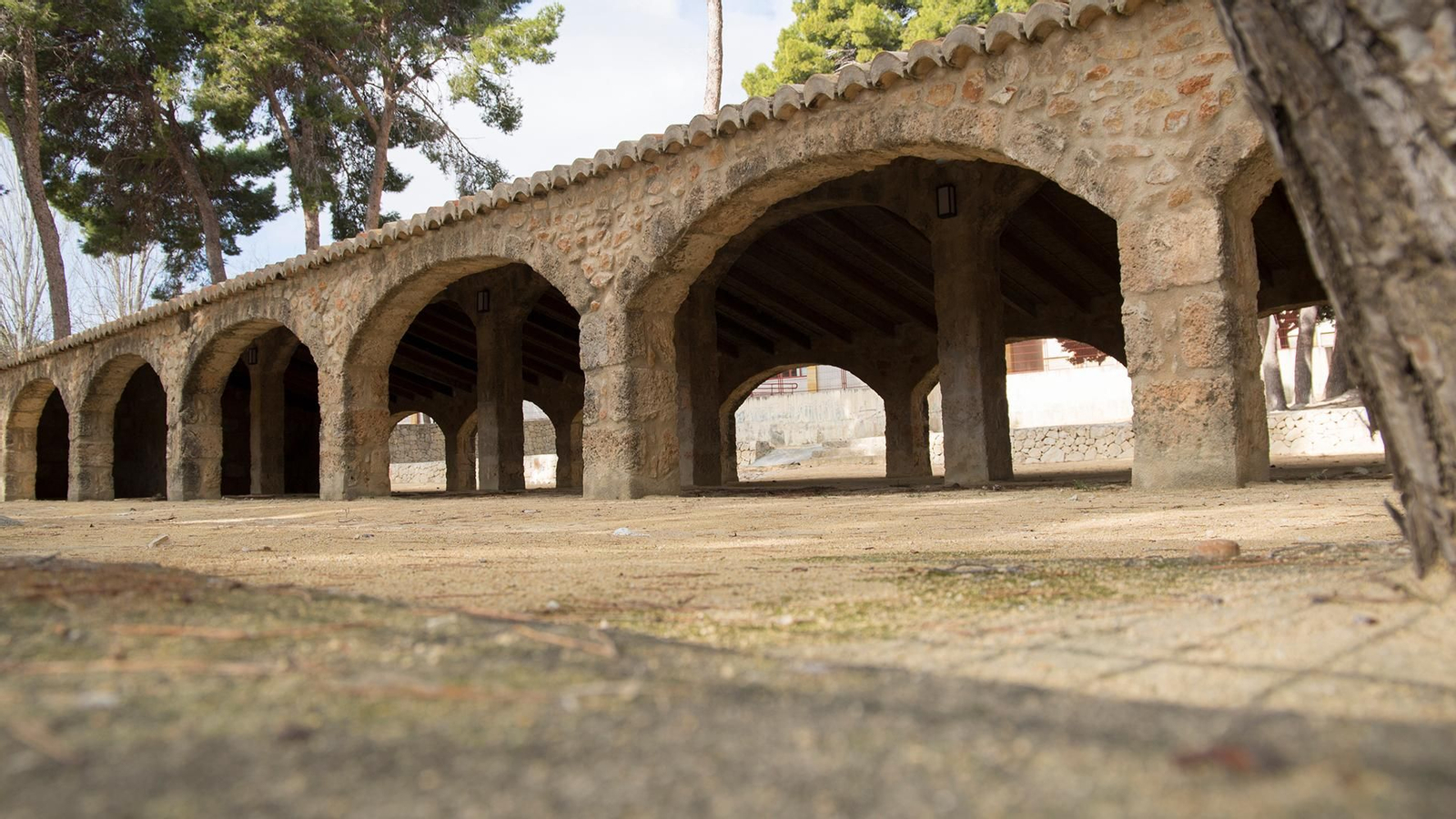 Un dels riuraus de Xàbia, a la Marina Alta, destinat a arrecerar els canyissos de les panses posades a secar