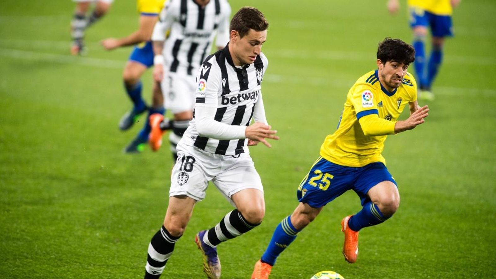 De Frutos en l'últim partit davant el Cadis