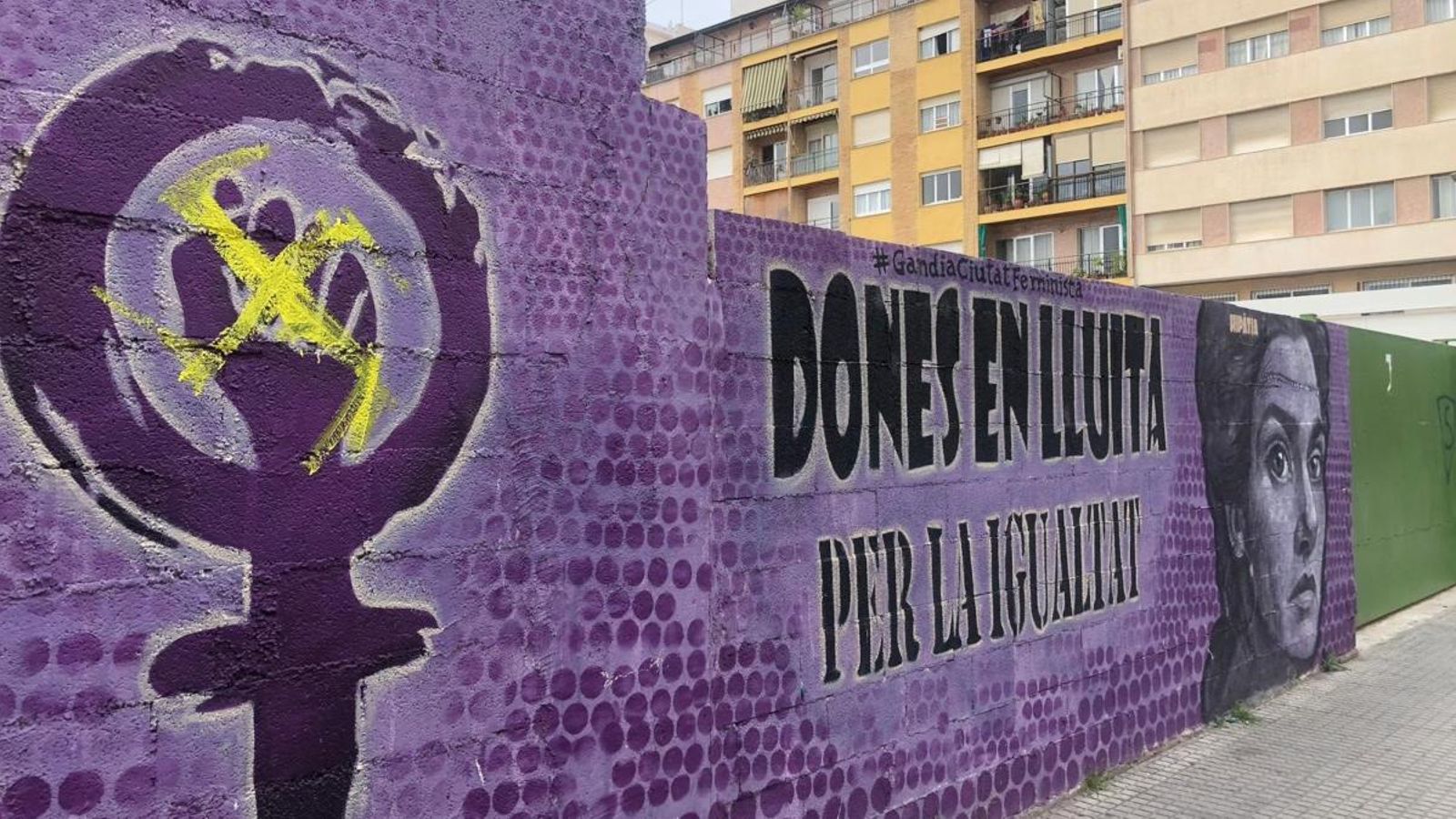 Atac sobre el mural commemoratiu del 8M
