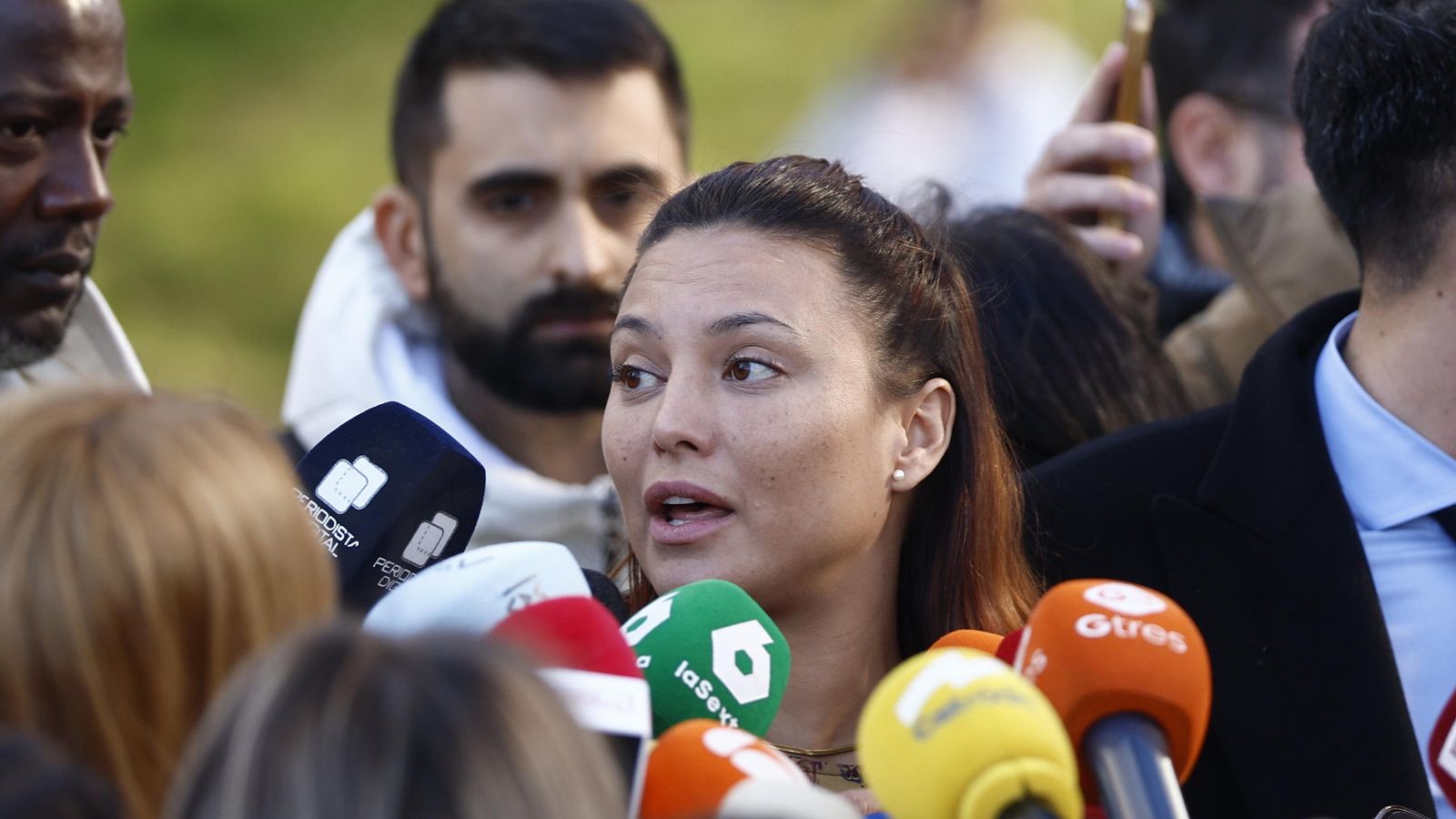 L'actriu Elisa Mouliaá a l'eixida del jutjat després d'haver prestat declaració davant el jutge