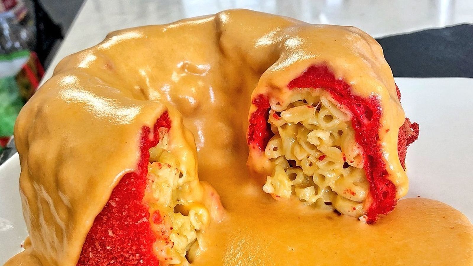 Un compte en Twitter lluita contra les aberracions gastronòmiques