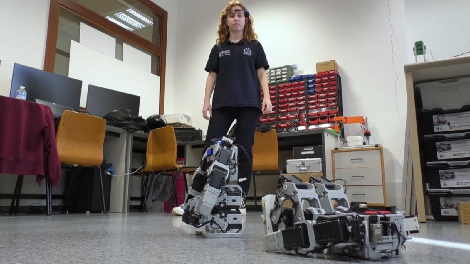 Estudiants de la UPV aconsegueixen moure robots amb la ment