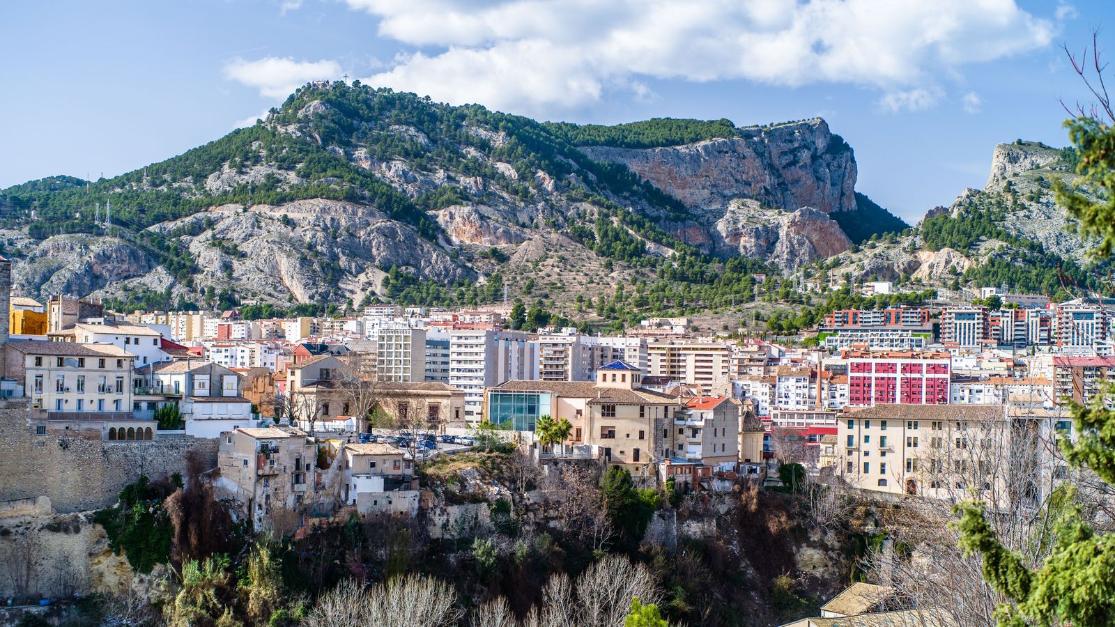 Imatge panoràmica d'Alcoi, una de les poblacions on les tempestes de dilluns van deixar major quanitat de pluja