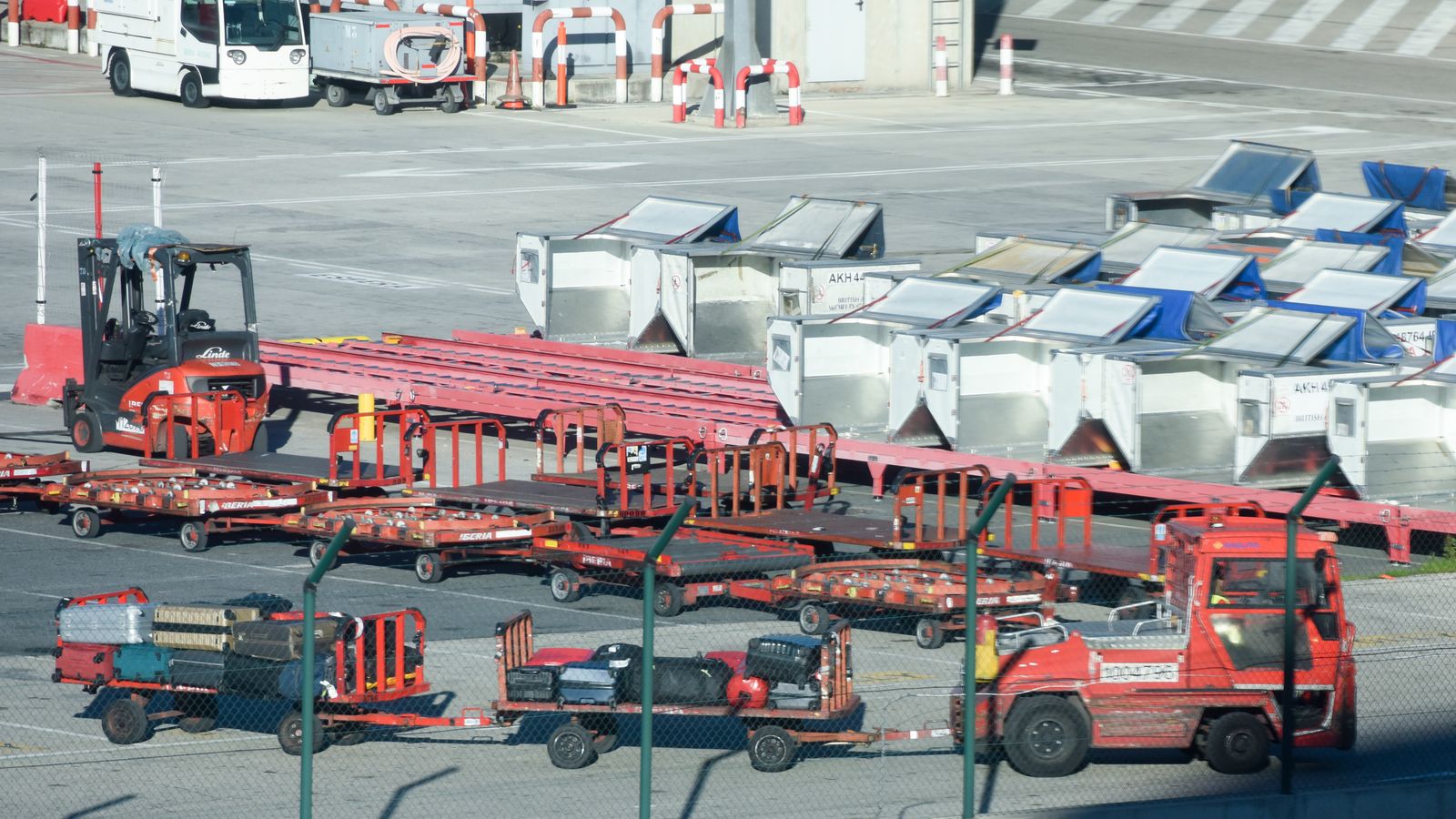 Vaga del handling d'Ibèria la primera setmana de gener en l'aeroport de Barajas, a Madrid