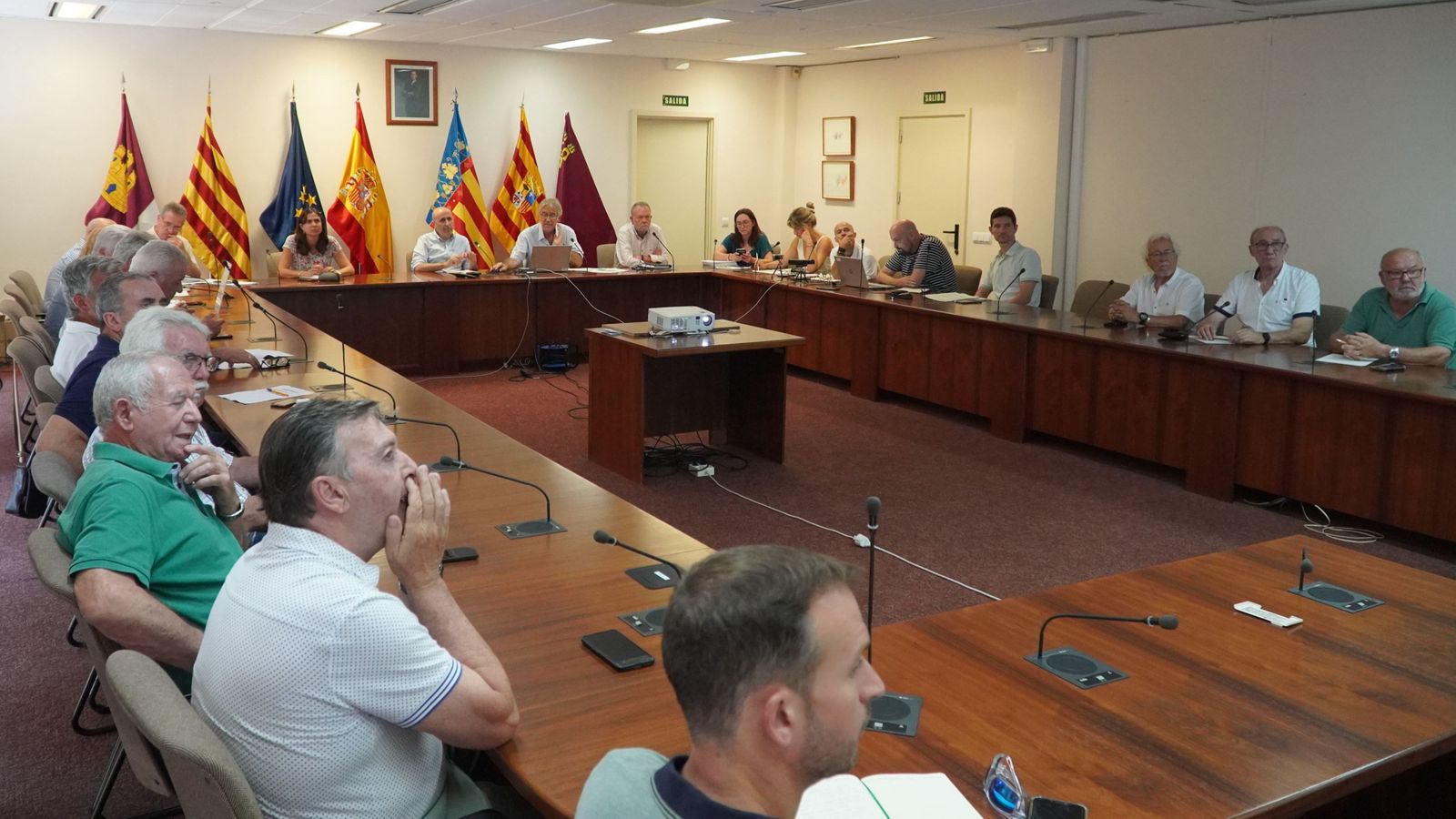 La comissió de desembassament del Túria en la reunió que ha mantingut este dimarts