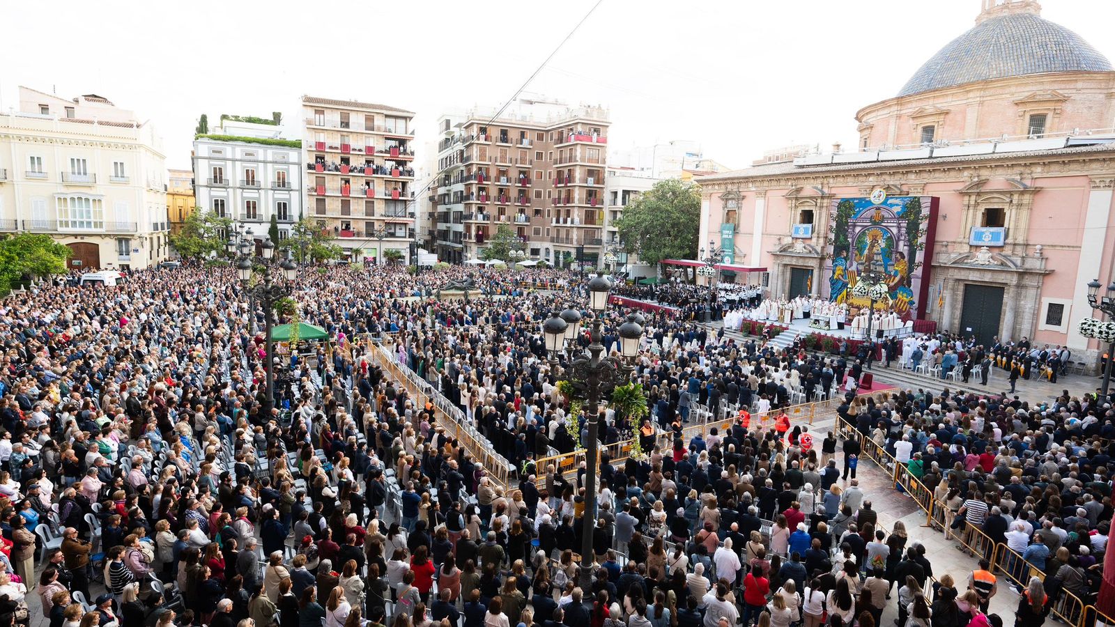 Missa d'infants a la Mare de Déu dels Desemparats