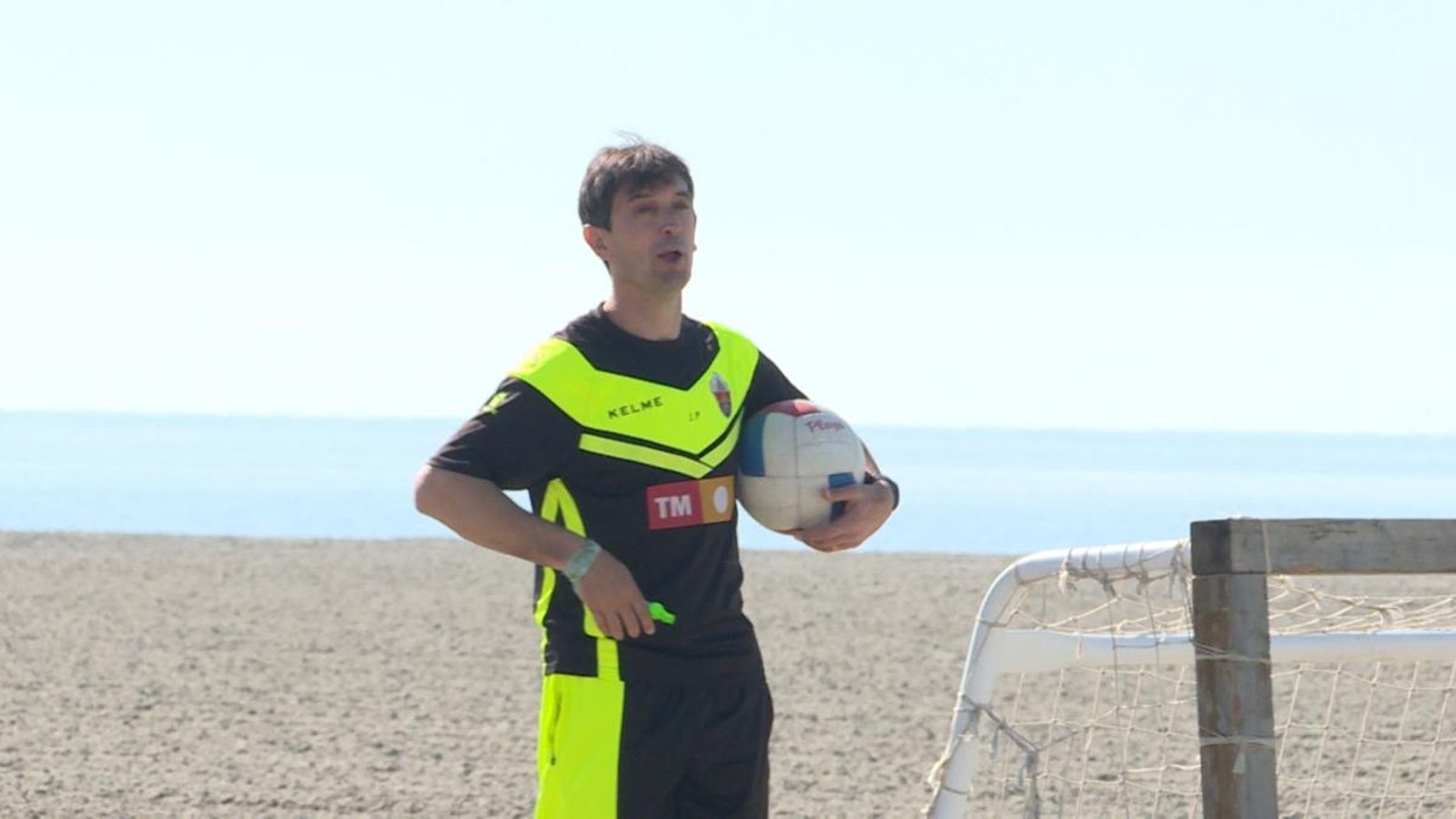 Pacheta ha celebrat la seua renovació en una entrenament a la platja.