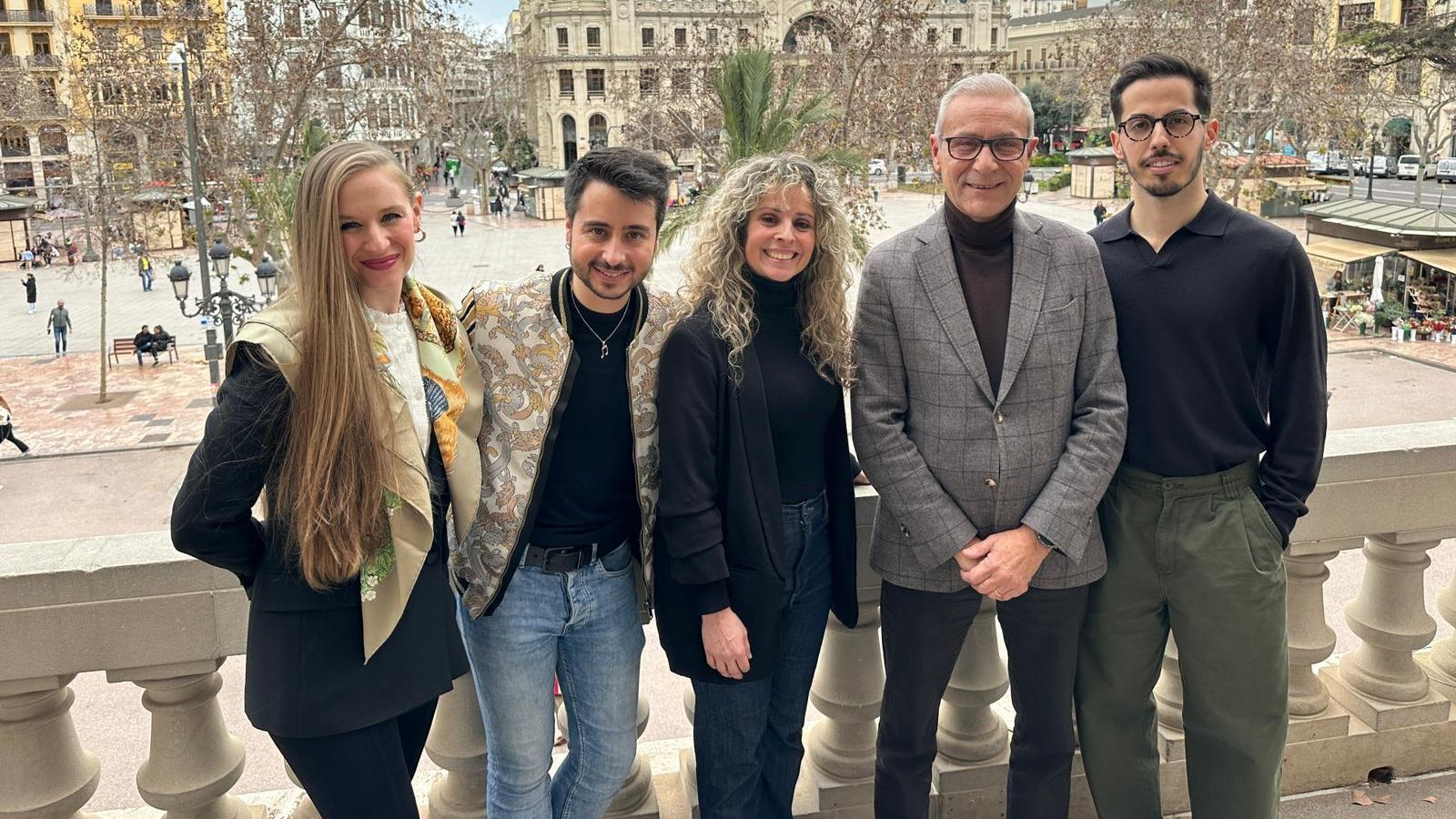 D’esquerra a dreta: Rocío Mora, Víctor Lucas, Mamen Mengó, Santiago Ballester i Ismael Turel